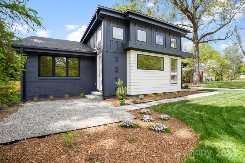 Property image 2 at 3216 Kempton Place, Charlotte, NC 28208
