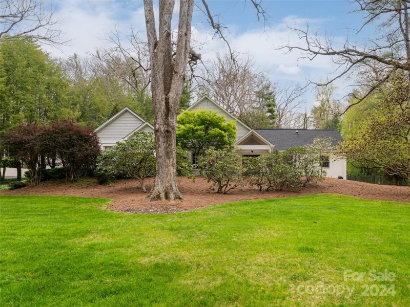 Property image 4 at 10 Cedarcliff Road, Asheville, NC 28803