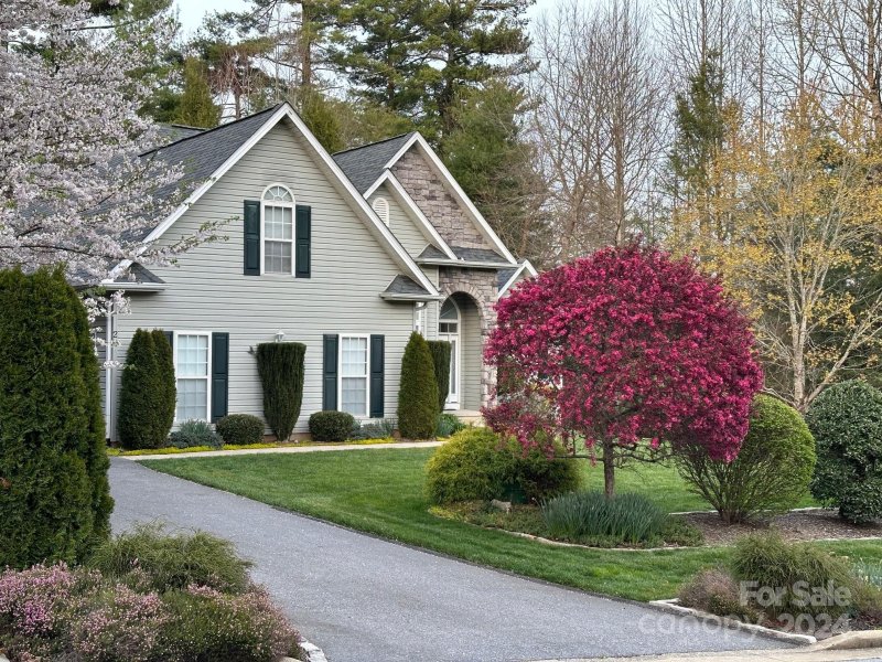 Property image 2 at 24 Kanuga Forest Drive, Hendersonville, NC 28739