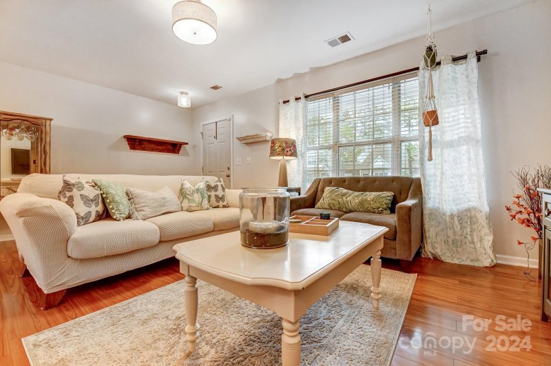 Property image 3 at 10264 Reindeer Way Lane, Charlotte, NC 28216