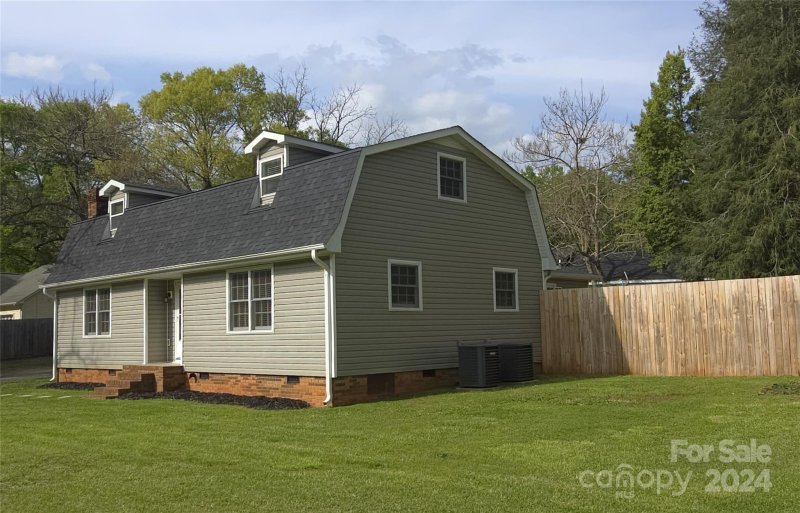 Property image 3 at 404 Henry Street, Belmont, NC 28012