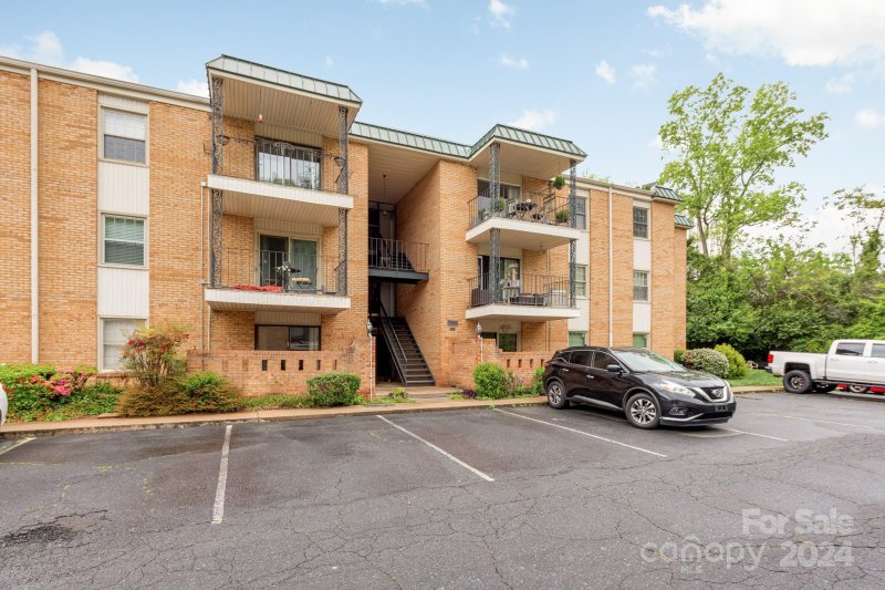 Property image 2 at 4739 Hedgemore Drive, Charlotte, NC 28209