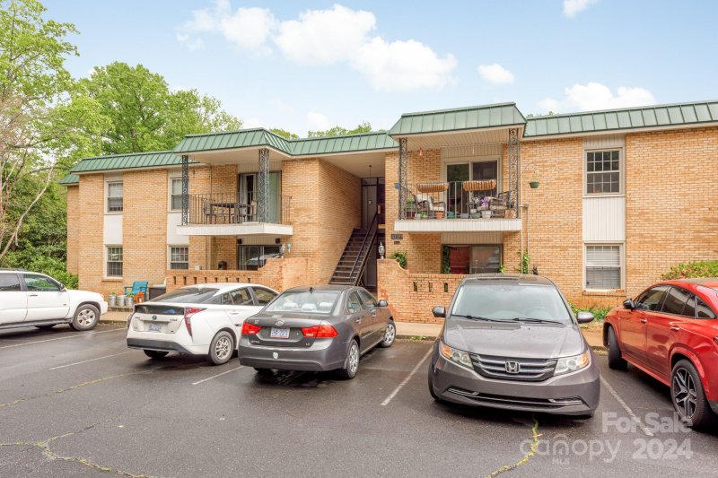 Property image 3 at 4739 Hedgemore Drive, Charlotte, NC 28209