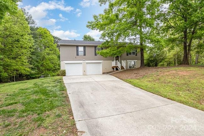 Property image 2 at 5129 Hanging Rock Court, Hickory, NC 28601