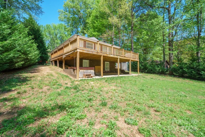 Property image 2 at 7074 Executive Circle, Denver, NC 28037