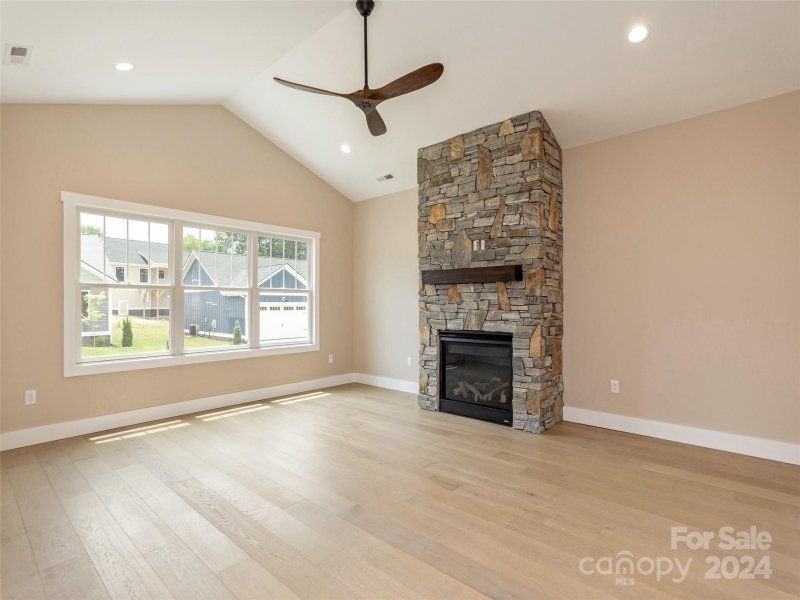 Property image 3 at 82 Olde Oak Way, Hendersonville, NC 28792