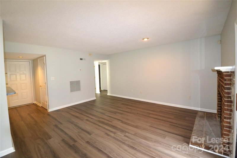 Property image 2 at 7124 Winery Lane, Charlotte, NC 28227