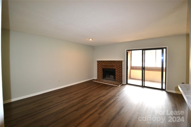 Property image 3 at 7124 Winery Lane, Charlotte, NC 28227