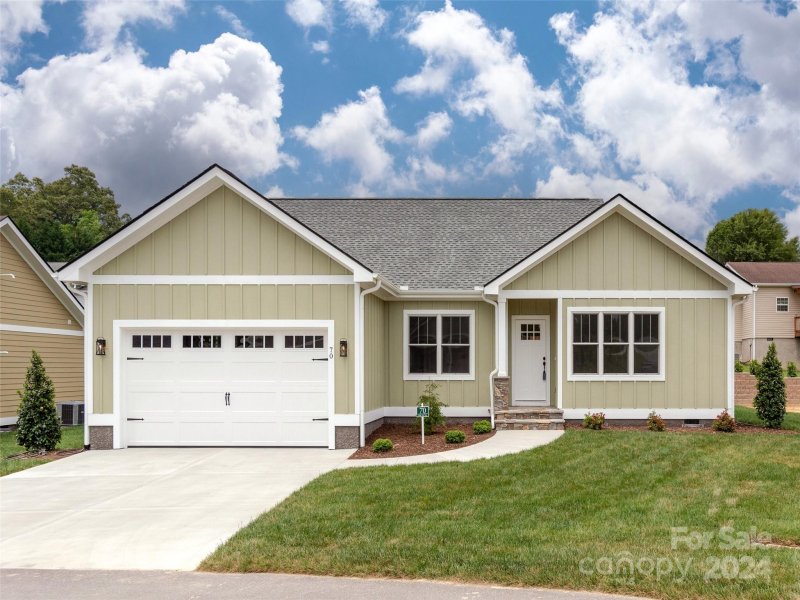 Property image 2 at 70 Olde Oak Way, Hendersonville, NC 28792