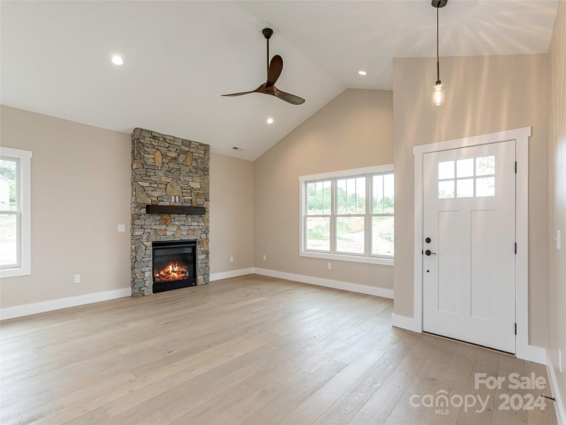 Property image 3 at 70 Olde Oak Way, Hendersonville, NC 28792