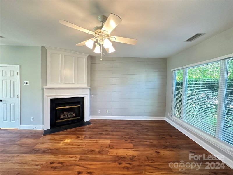 Property image 4 at 10414 Roundleaf Drive, Charlotte, NC 28213