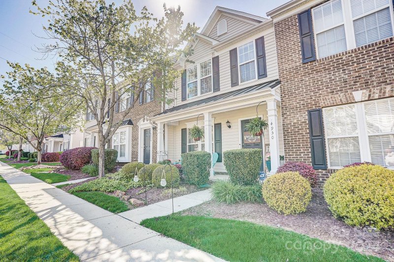 Property image 2 at 4950 Sunburst Lane, Charlotte, NC 28213