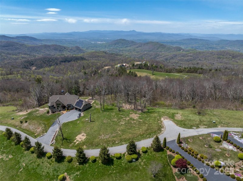 Property image 4 of 487 Grand Highlands Drive in Grand Highlands at Bearwallow, Hendersonville, NC 28792