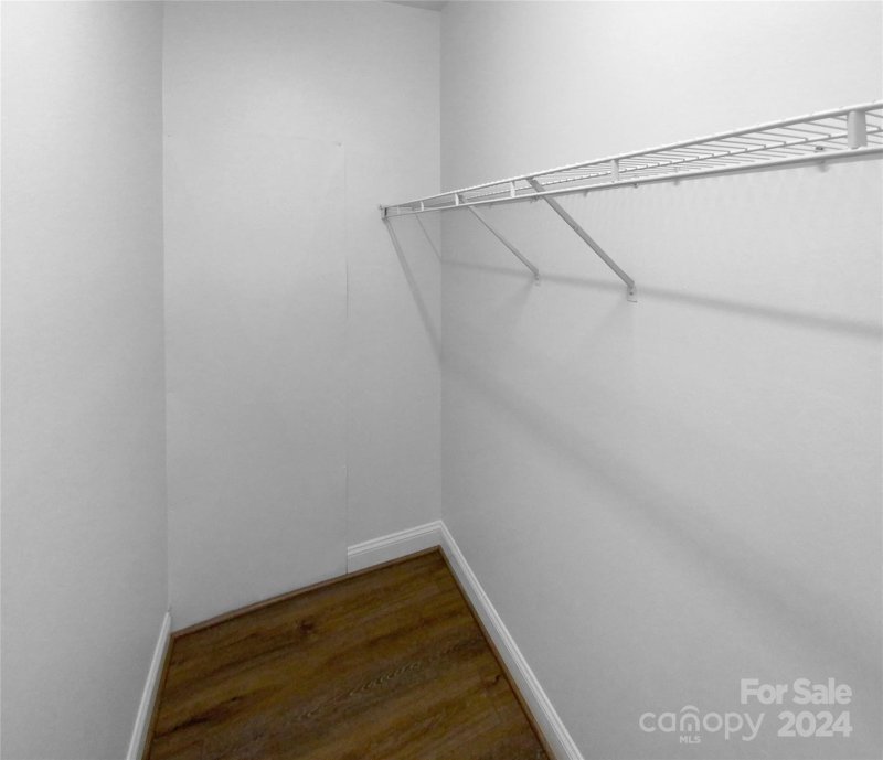 Property image 4 at 5601 Fairview Road, Charlotte, NC 28209