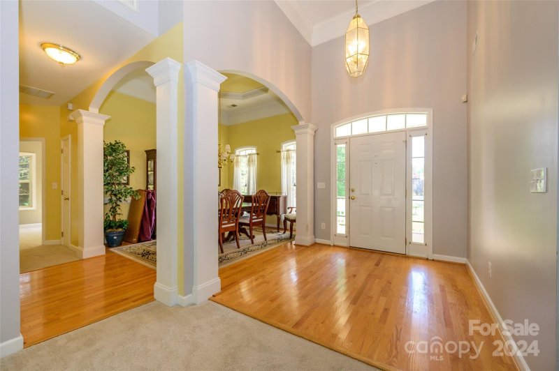 Property image 3 at 15010 Castlebridge Lane, Matthews, NC 28104