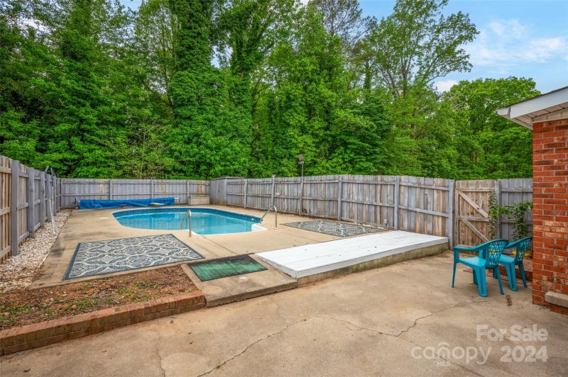 Property image 5 at 2540 32nd Avenue, Hickory, NC 28601