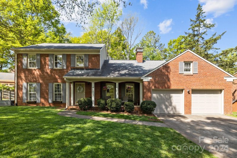 Property image 2 at 411 Scarborough Lane, Matthews, NC 28105