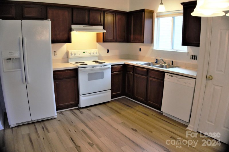 Property image 5 at 5927 Laurenfield Drive, Charlotte, NC 28269