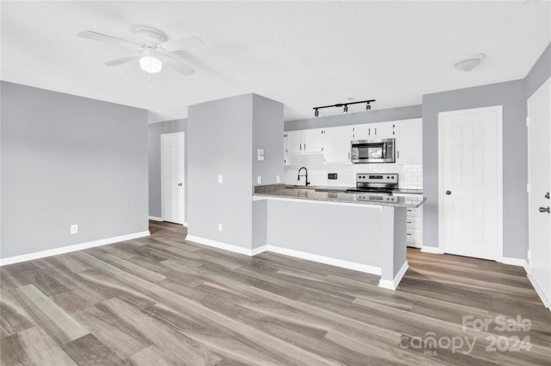 Property image 5 at 6136 Meadow Rose Lane, Charlotte, NC 28215