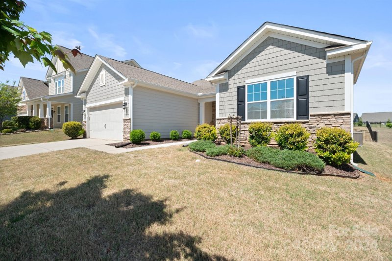 Property image 2 at 125 Margo Lane, Statesville, NC 28677