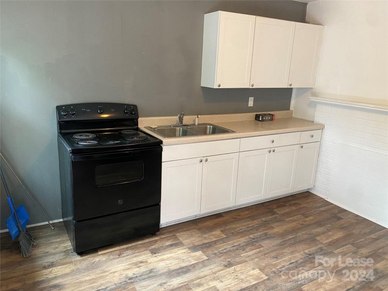 Property image 5 at 3805 Miriam Drive, Charlotte, NC 28205