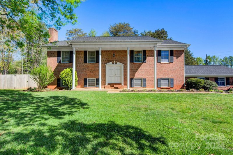 Property image 3 at 2760 Rosewood Lane, Newton, NC 28658