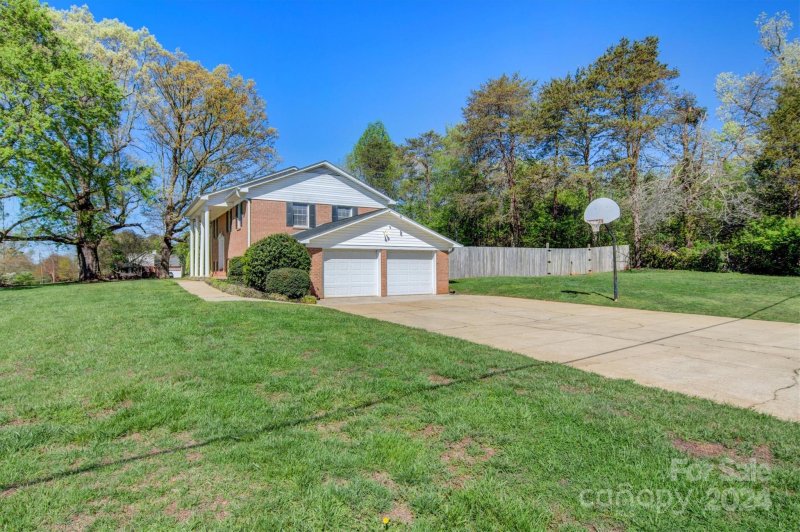 Property image 4 at 2760 Rosewood Lane, Newton, NC 28658