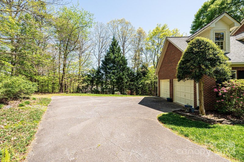 Property image 3 at 121 Windjammer Court, Taylorsville, NC 28681