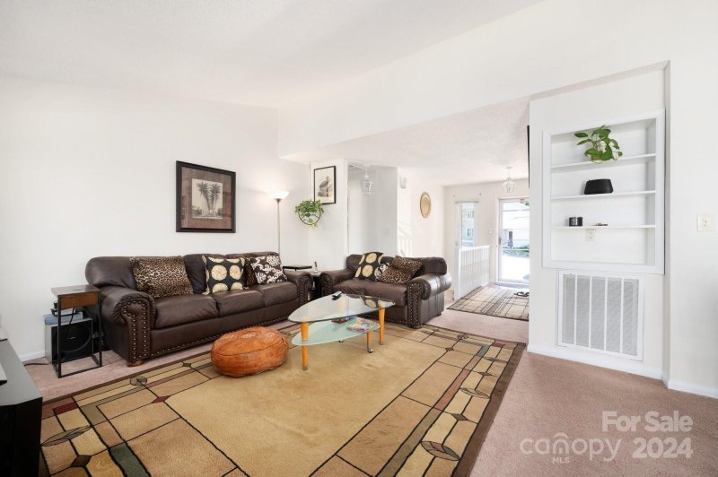 Property image 5 at 15 Hollybrook Drive, Asheville, NC 28803