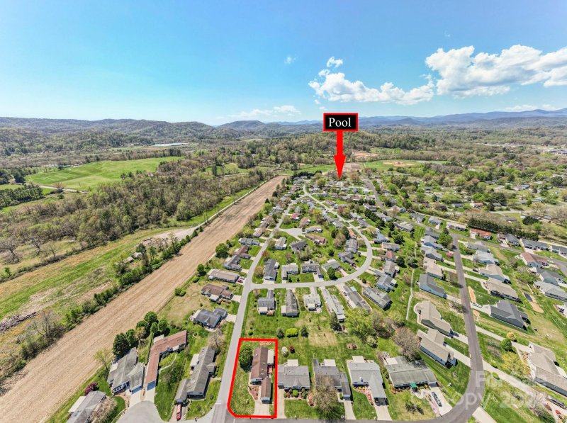 Property image 2 at 305 Riverwind Drive, Hendersonville, NC 28739