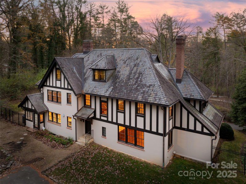 Property image 4 of 30 Cedarcliff Road in Biltmore Forest, Asheville, NC 28803