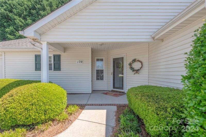 Property image 3 at 179 Oak Village Parkway, Mooresville, NC 28117