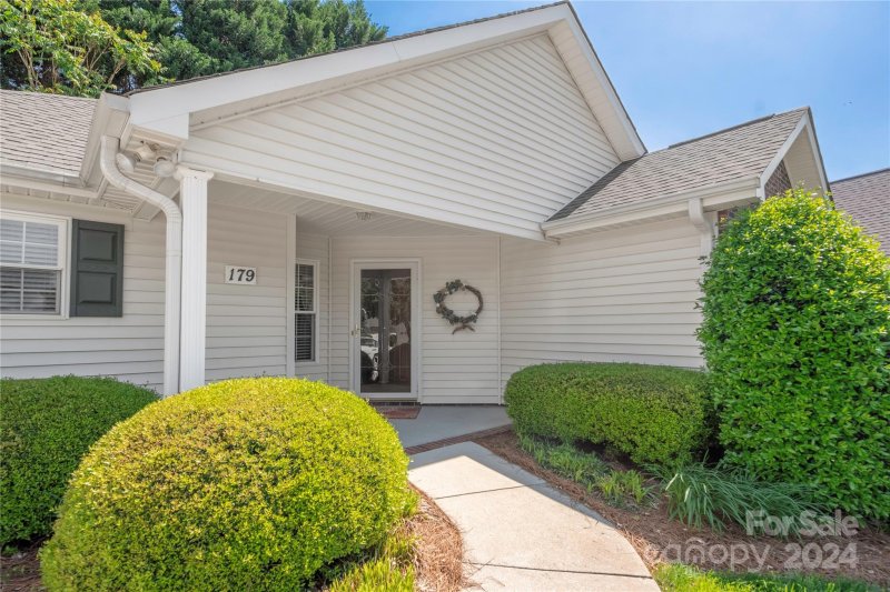 Property image 4 at 179 Oak Village Parkway, Mooresville, NC 28117