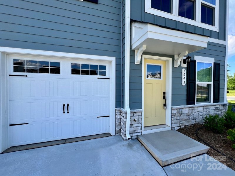 Property image 2 at 104 Skylar View Way, Troutman, NC 28166