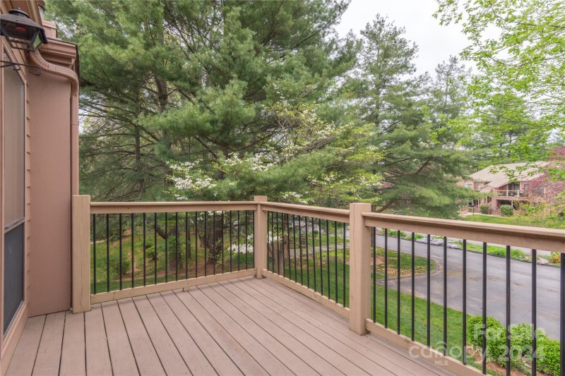 Property image 3 at 36 Ravencroft Lane, Asheville, NC 28803