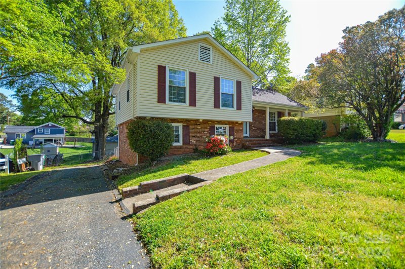 Property image 2 at 5817 Rupert Lane, Charlotte, NC 28215