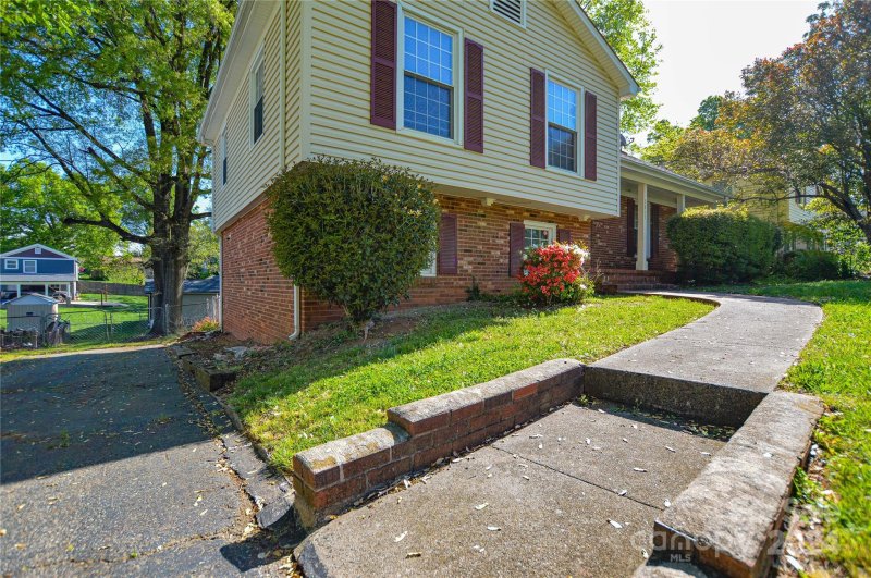 Property image 4 at 5817 Rupert Lane, Charlotte, NC 28215