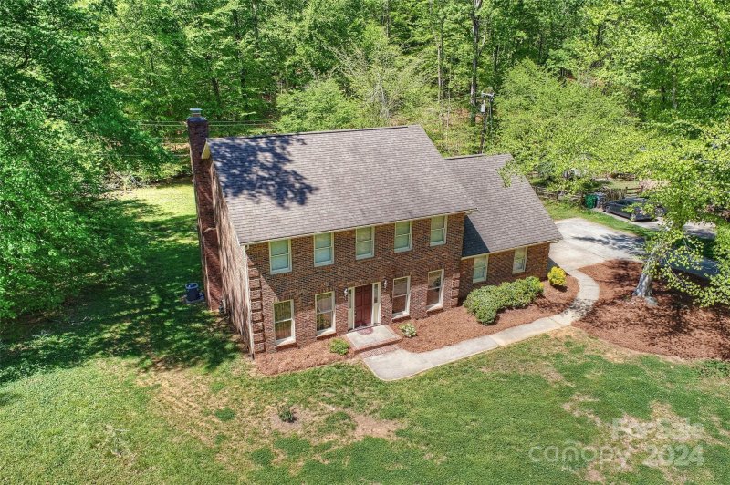 Property image 3 at 920 Autumnwood Lane, Charlotte, NC 28213