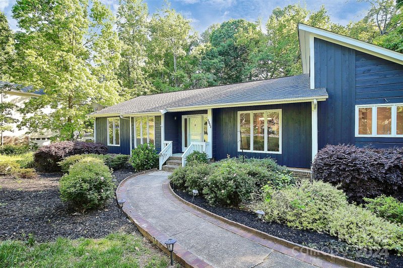 Property image 3 at 7109 Leaves Lane, Charlotte, NC 28213