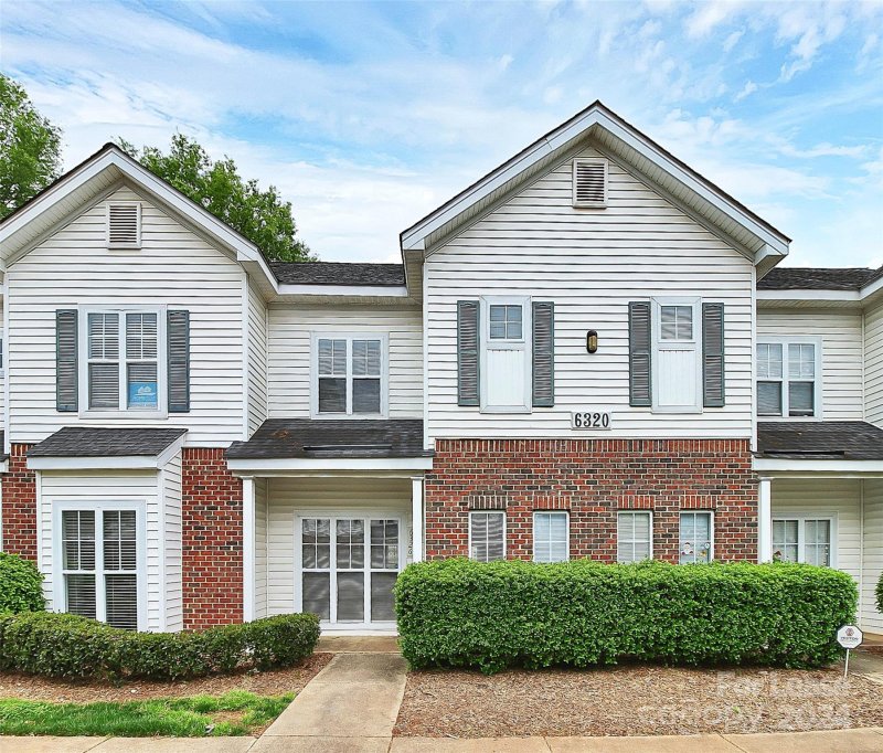 Property image 2 at 6326 Mallard View Lane, Charlotte, NC 28269