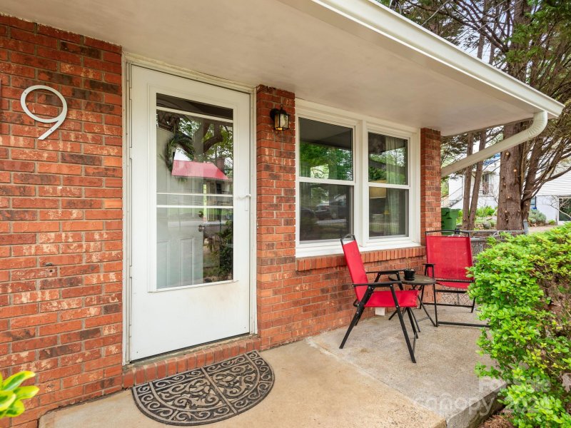 Property image 3 at 19 Evergreen Avenue, Asheville, NC 28806