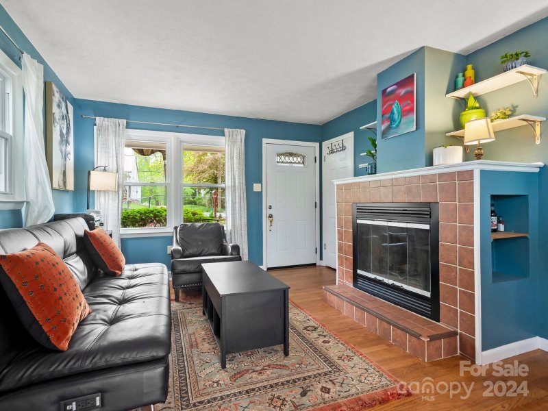 Property image 4 at 19 Evergreen Avenue, Asheville, NC 28806