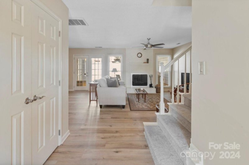 Property image 4 at 9119 Kings Canyon Drive, Charlotte, NC 28210