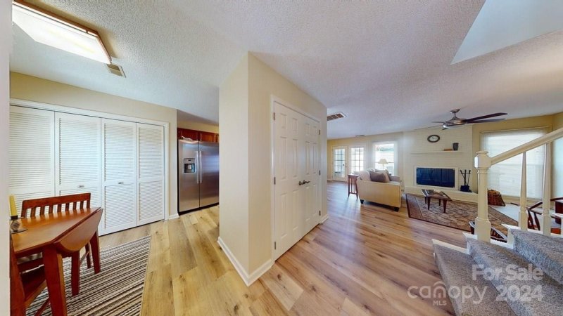 Property image 5 at 9119 Kings Canyon Drive, Charlotte, NC 28210