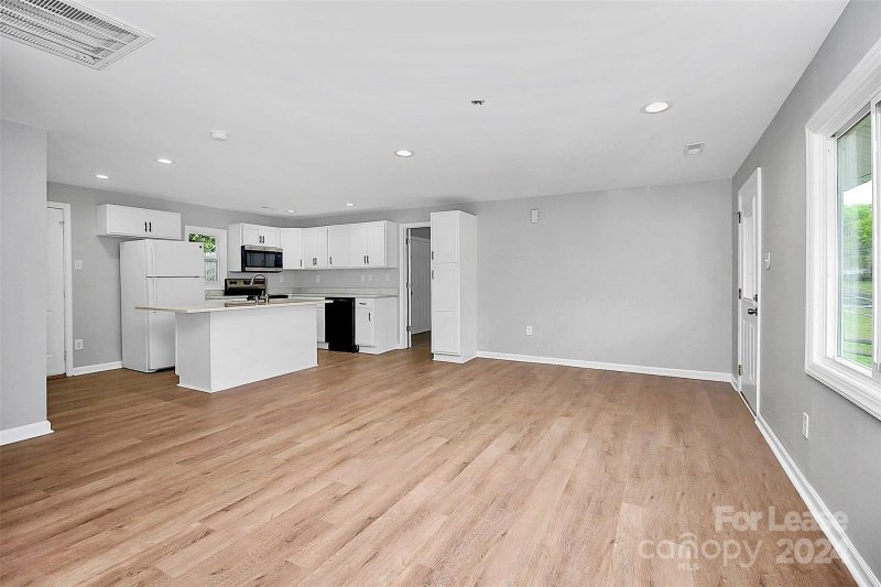 Property image 2 at 315 S Ransom Street, Gastonia, NC 28052