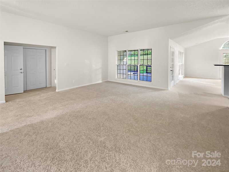 Property image 3 at 322 Long Creek Parkway, Charlotte, NC 28214