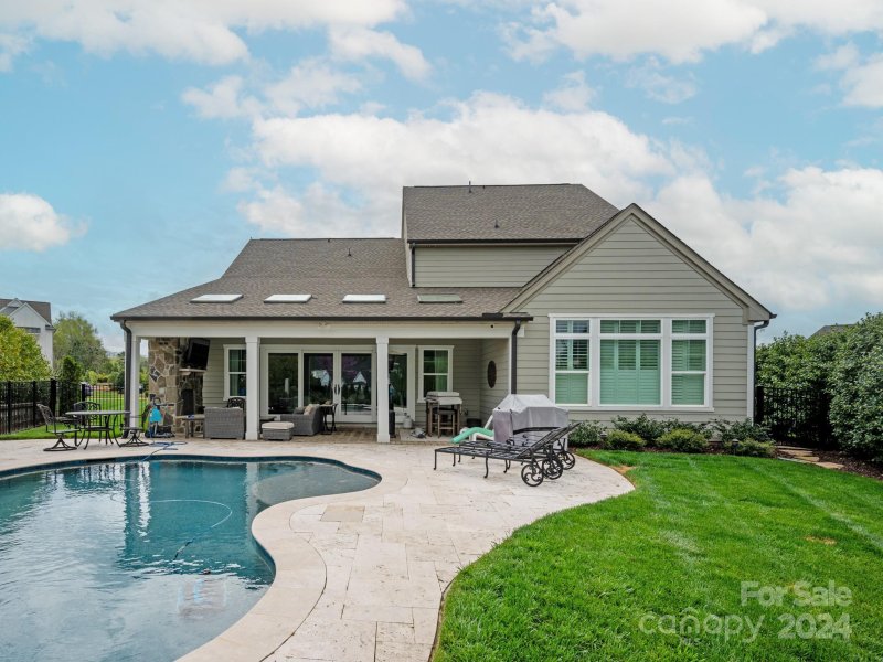 Property image 3 at 2025 Thatcher Way, Fort Mill, SC 29715