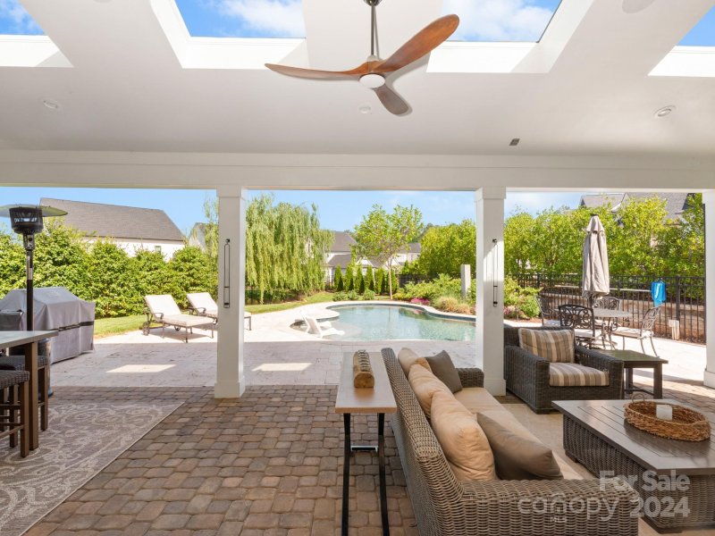 Property image 5 at 2025 Thatcher Way, Fort Mill, SC 29715