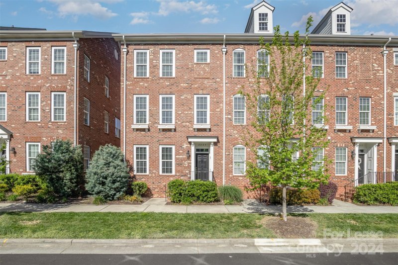 Property image 2 at 2225 Silver Crescent Drive, Charlotte, NC 28273