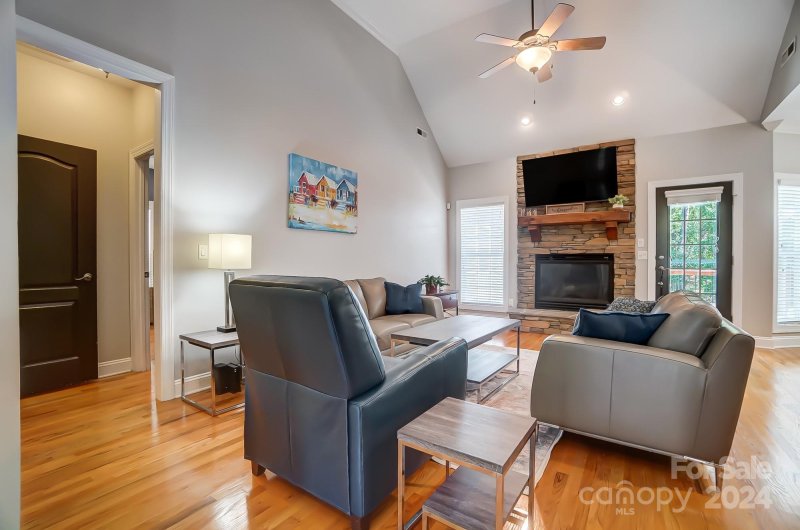 Property image 5 at 309 Silvercliff Drive, Mount Holly, NC 28120